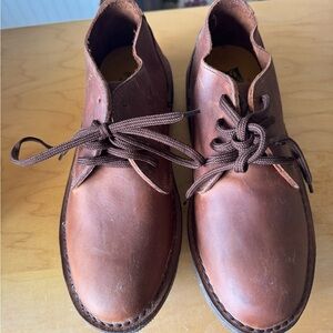 Classic Brown Leather Chukka Boots – Lace-Up Men’s Casual